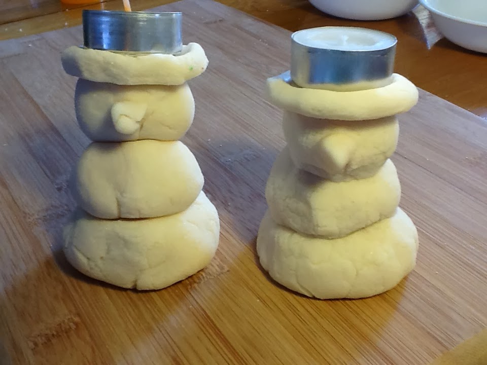 Profession: Mère au foyer: Activité: Déco de Noël en pâte à sel