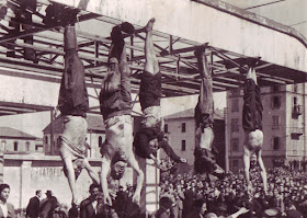 Photo of bodies of Mussolini, Petacci and others