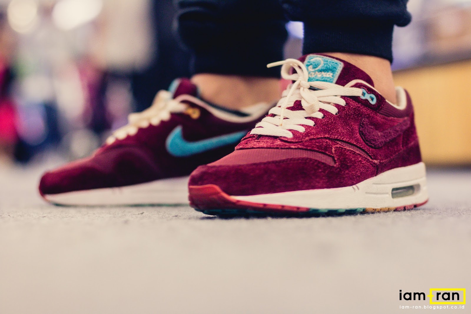 air max 1 parra on feet