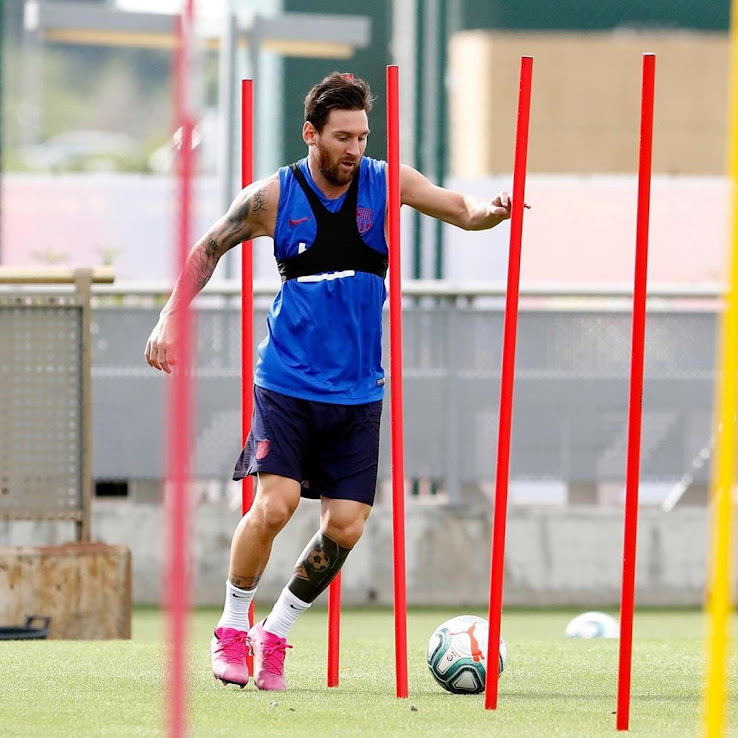 messi pink boots