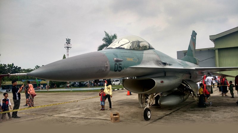 Serunya Main-Main di Pesawat Jupiter Aerobatic Angkatan Udara, Indonesia Jaya Expo 2017, paskhas TNI AU, Lanud Roesmin Nurjadin Pekanbaru, Review Pesawat, tim Jupiter Aerobatic Team