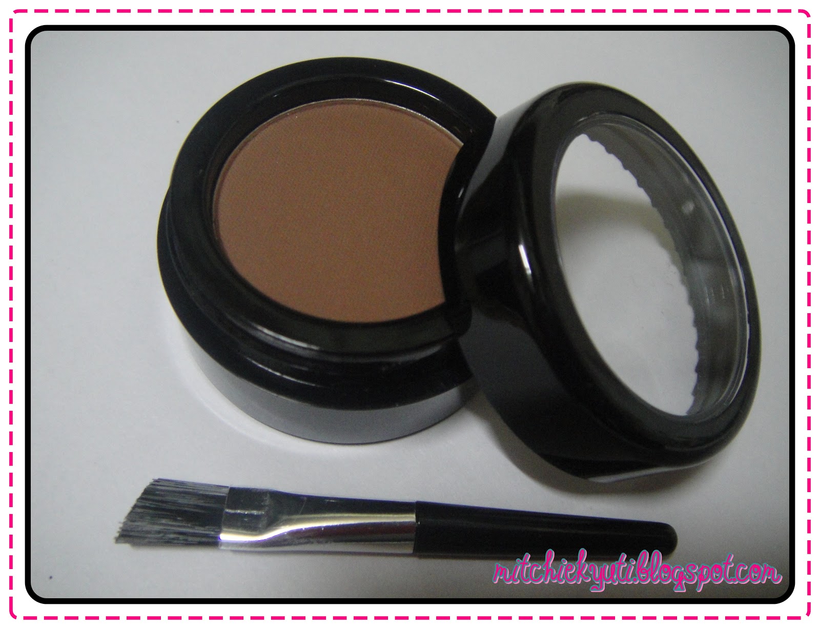 Your Beauty Diaries: REVIEW: Ardell Brow Defining Powder in Taupe