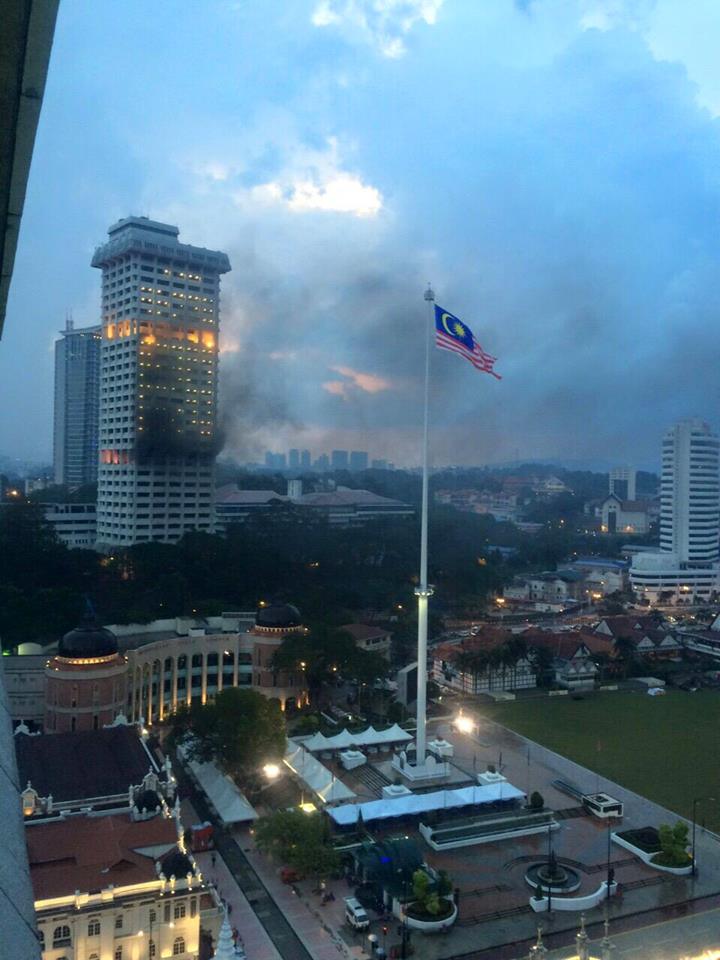 Balai Polis Bukit Aman Terbakar ! LIVE UPDATE - wiiiiii