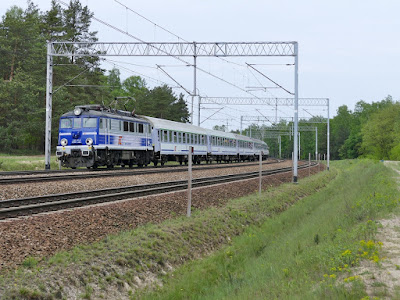 Pociąg MPE PWE 51110/1 NIEBIESKI 2 (745129) relacji Gdynia Postojowa - Warszawa Grochów