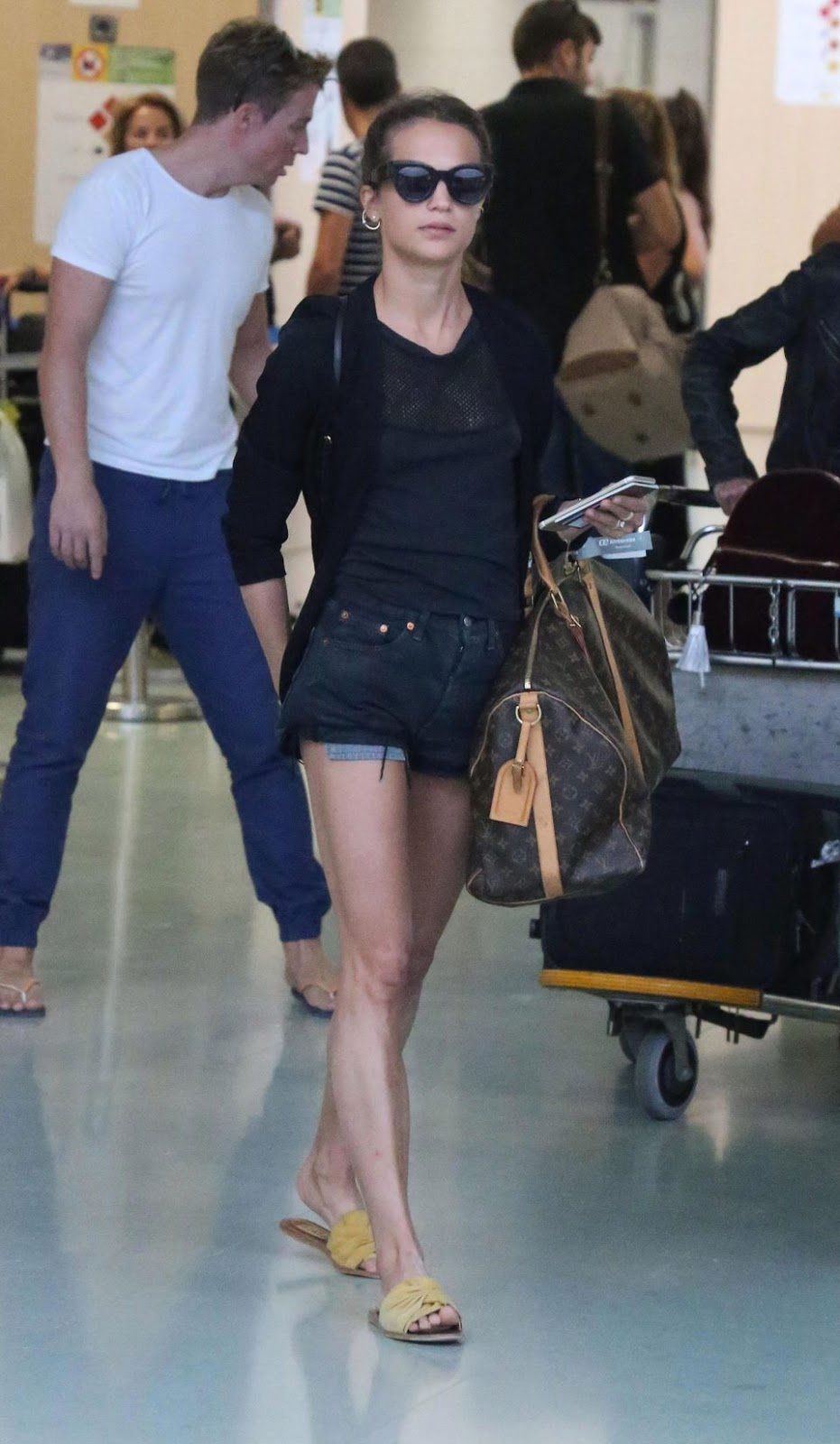 Alicia Vikander Street Style 2020 / Alicia Vikander Summer Outfit Ideas
