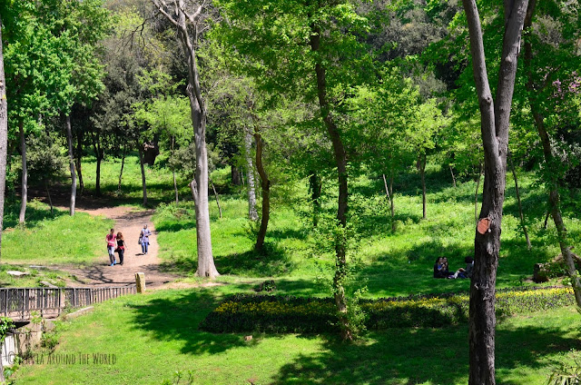 Jóvenes en el parque Yıldız Jóvenes en el parque Yıldız de Estambul