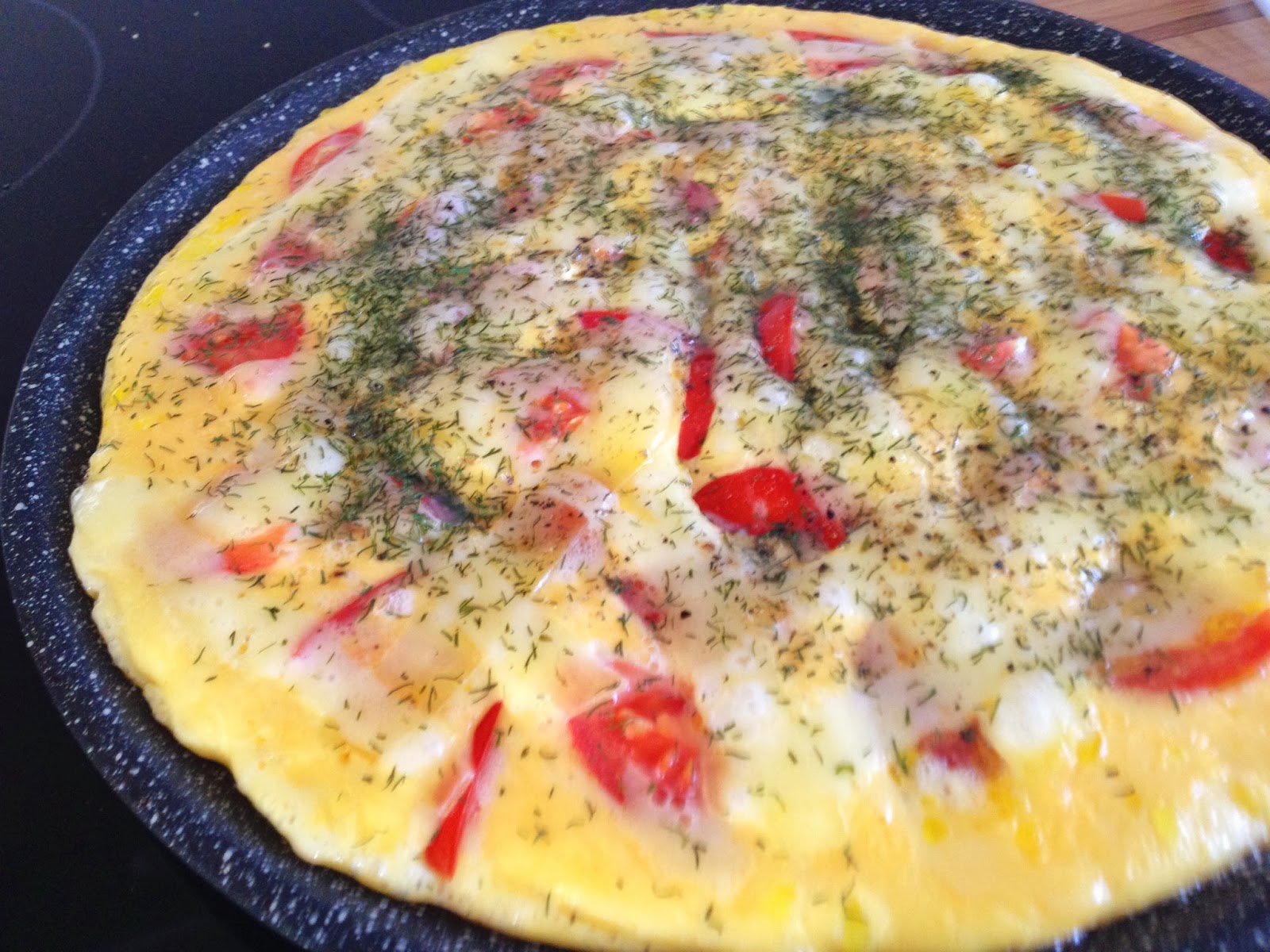 Tomaten-Omelett mit Käse und Dill ~ LuboBase