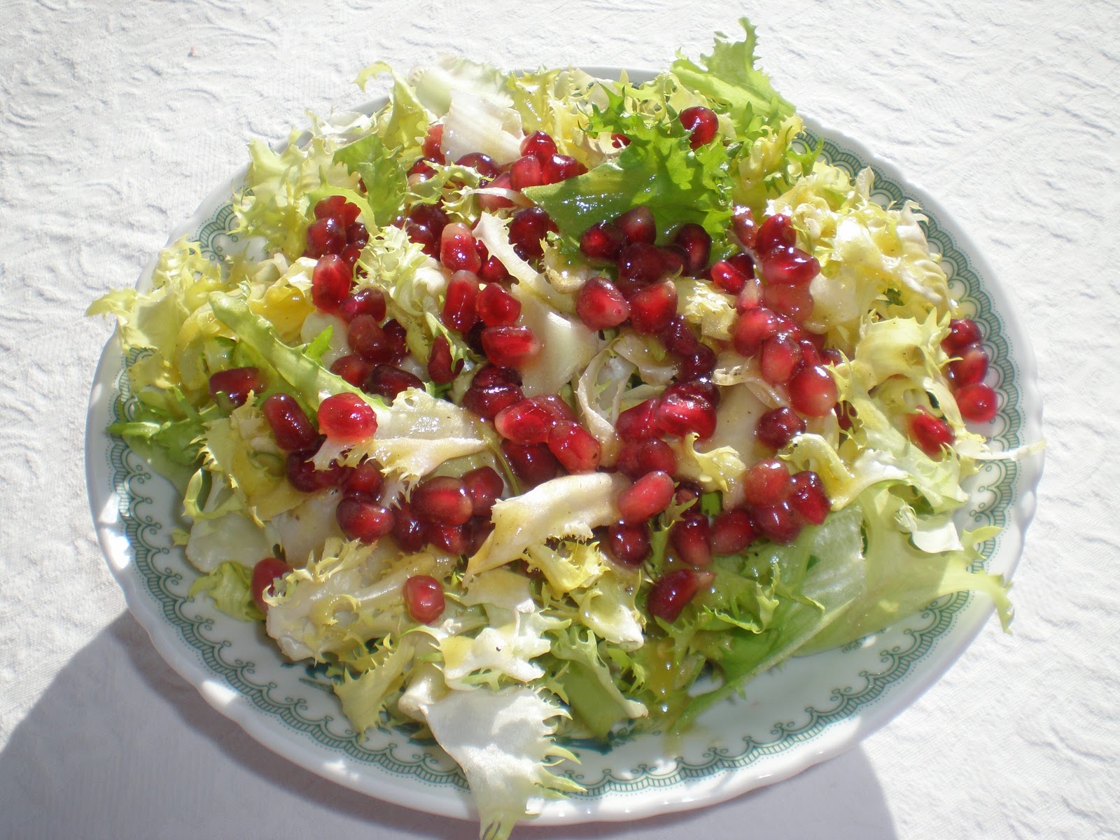 Hausfrau: Spanischer Wintersalat - Ensalada de escarola y granada