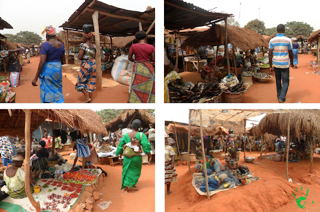 Bancarelle al mercato di Noepé, Togo, Africa