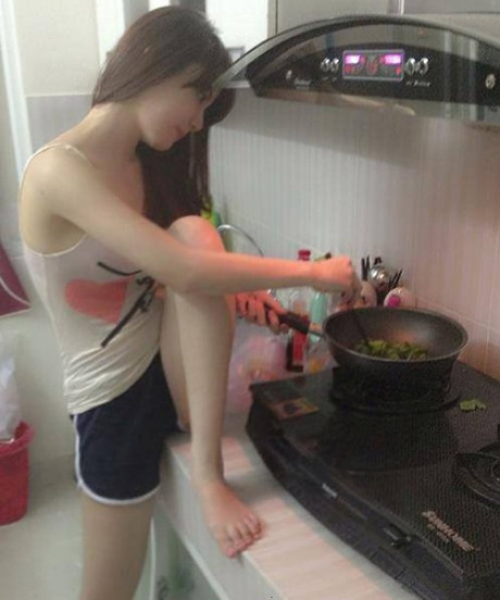 Cuoi te ghe 7/6: Con dau lan da trang hon Ngoc Trinh - Anh 7