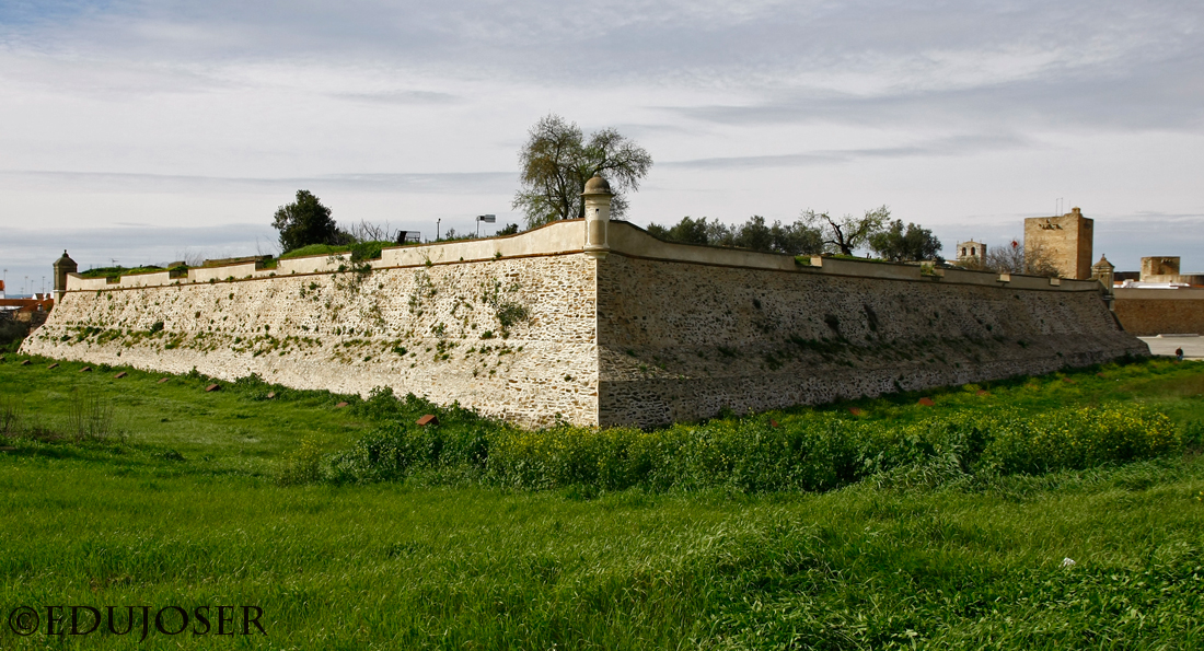 EDUJOSER MURALLA ABALUARTADA DE OLIVENZA (Badajoz)