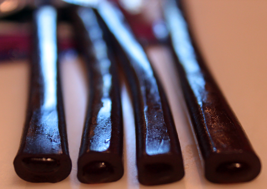 The Wisconsin Candy Dish Great Grape, Welch's Filled Licorice