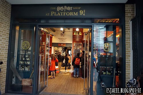 kaste Footpad PEF Esjaeee: Travel: The Harry Potter Shop at Platform 9 3/4