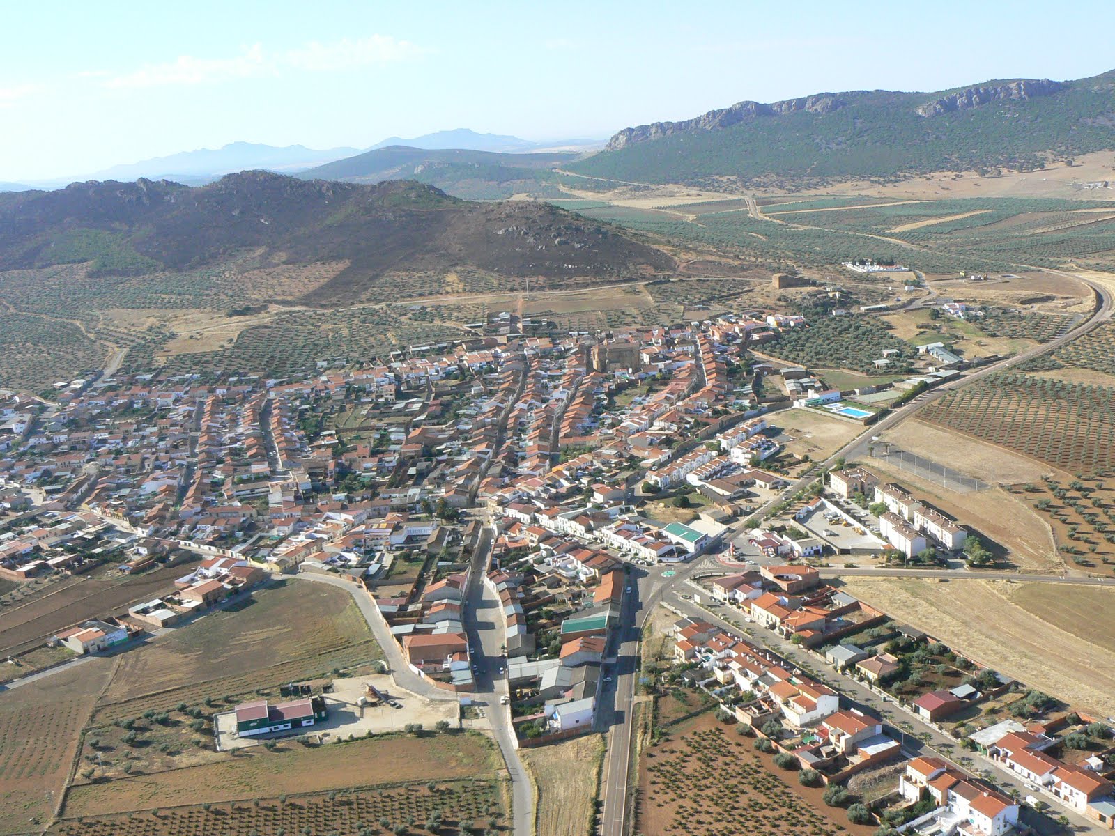 BIBLIOTECA PÚBLICA MUNICIPAL DE OLIVA DE MÉRIDA FOTOS DE OLIVA DE MÉRIDA