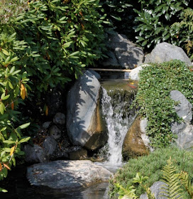 Jardín Solar: Bombas solares para cascadas de agua.