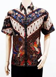 Kemeja batik pria lengan pendek motif parang bervariasi Kemeja batik pria lengan pendek motif parang bervariasi