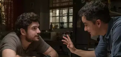 Marco Pigossi recebe instrução do cineasta Carlos Sandanha em gravação de Cidade Invisível Marco Pigossi recebe instrução do cineasta Carlos Sandanha em gravação de Cidade Invisível