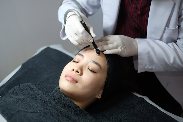 My First Facial Experience at HAR Derma Solution - Stevie Wong