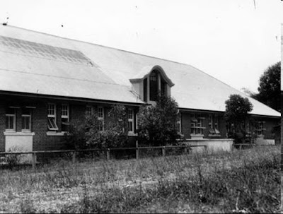 Queensland School for the Deaf, Dutton Park, circa 1935. Queensland School for the Deaf, Dutton Park, circa 1935. (JOL)
