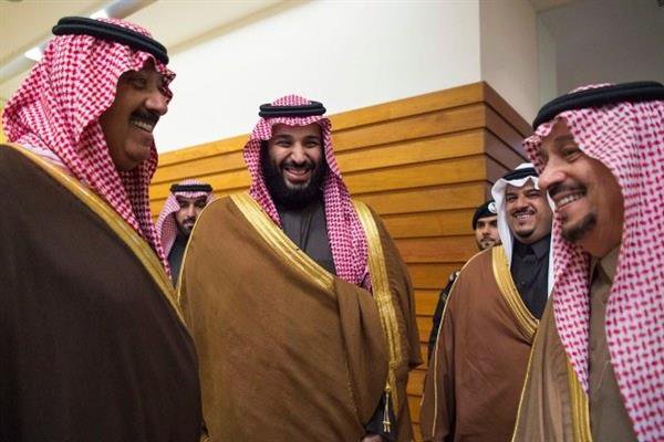 يضعون البغايا في أفضل الفنادق ويدفعون 20 ألفا للعاهرة.. وثائقي “BBC” عن “آل سعود” يفضح ولعهم بالجنس!