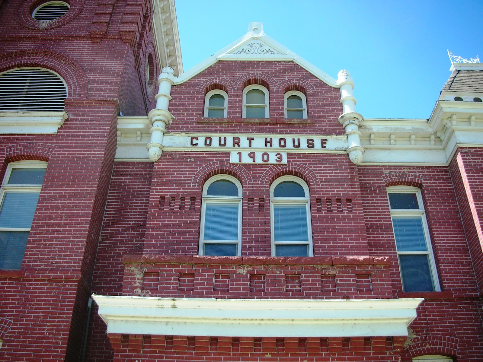 100 Historic Buildings in Utah 34 Piute County Courthouse