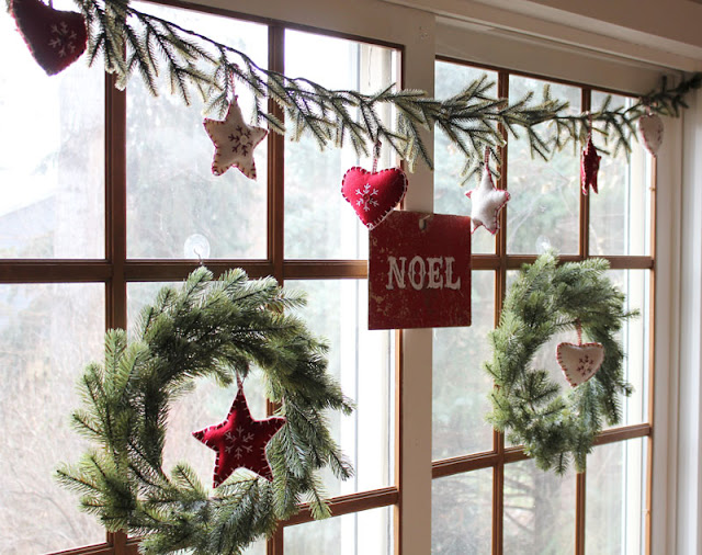 Fun Christmas Decor- Itsy Bits And Pieces