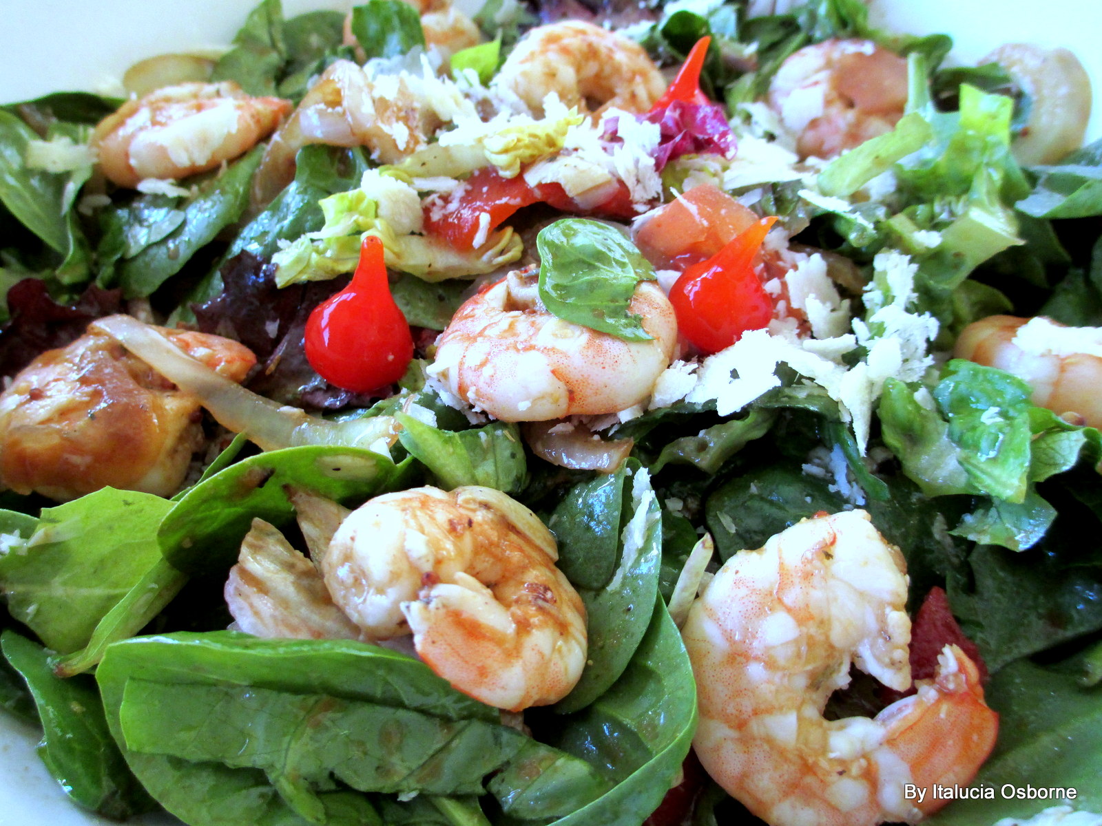 ITA'S BISTRO SHRIMP GRILLED SALAD/ SALADA COM CAMARÃO GRELHADO.