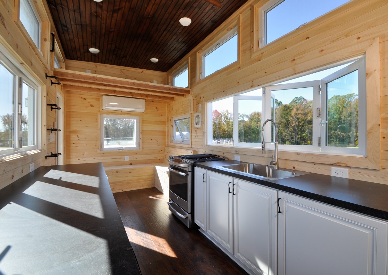 Hillside By Tiny House Building Company - TINY HOUSE TOWN