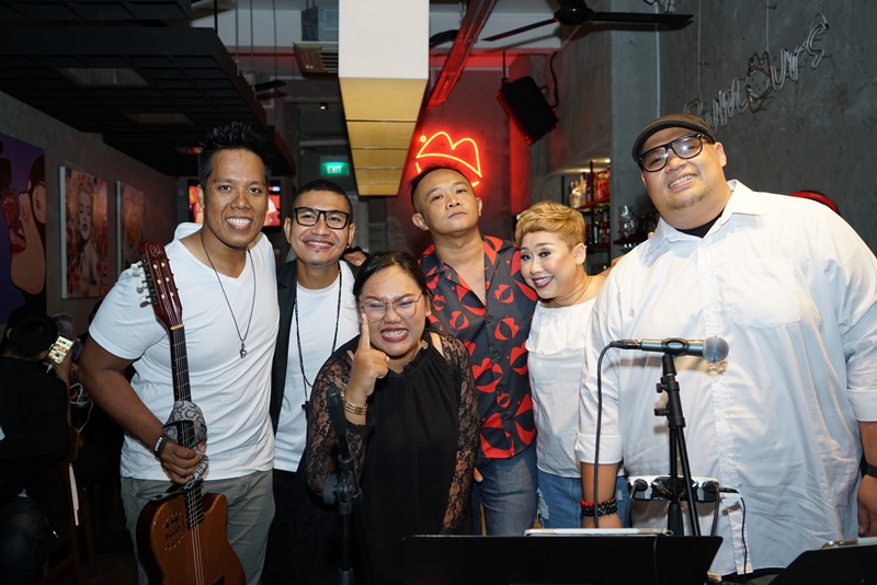 Keren! Lagu Widuri “Gegarkan” Kampung Belanda | Mirwan Choky