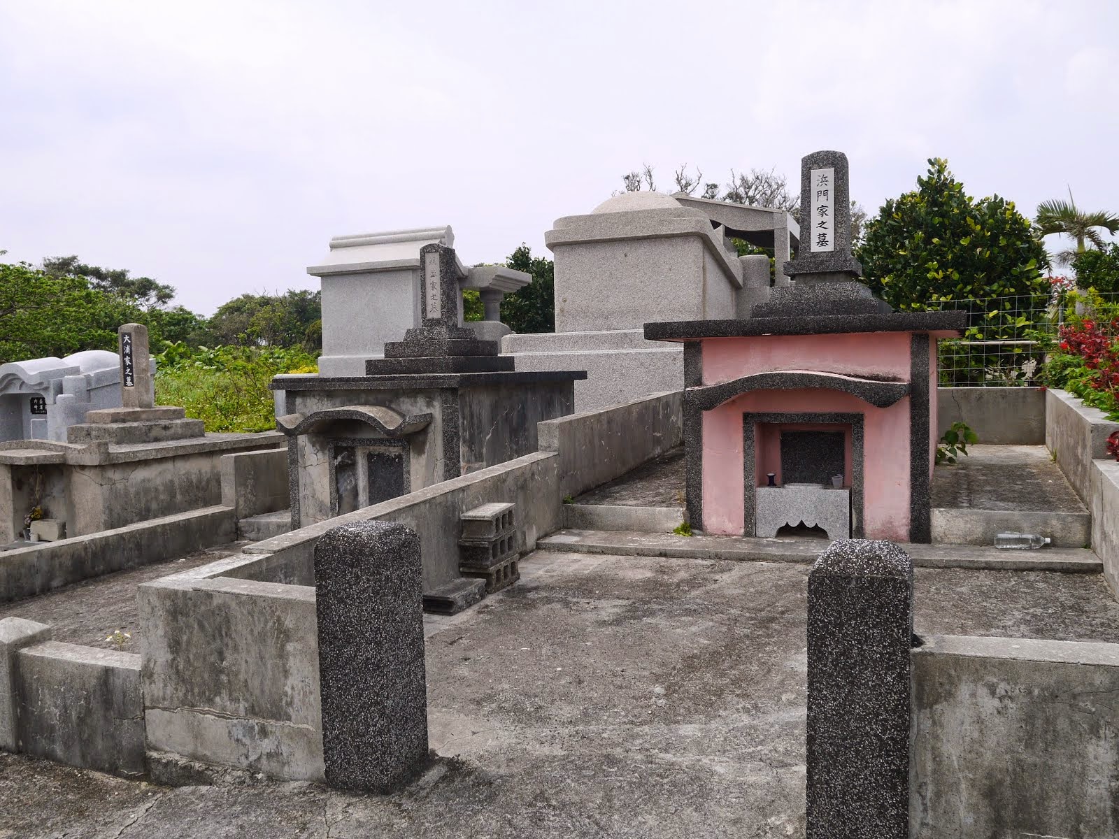 竹富島で見たお墓