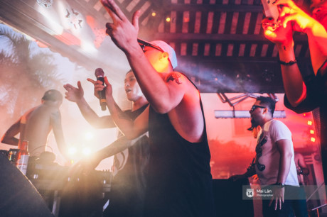 Pool party cuoi tuan - Con gai Ha Noi, khi muon sexy thi cung sexy het co! - Anh 24