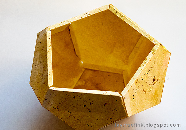 Layers of ink - Paper Rose in Geometric Vase Tutorial by Anna-Karin Evaldsson, DIY paper pot.