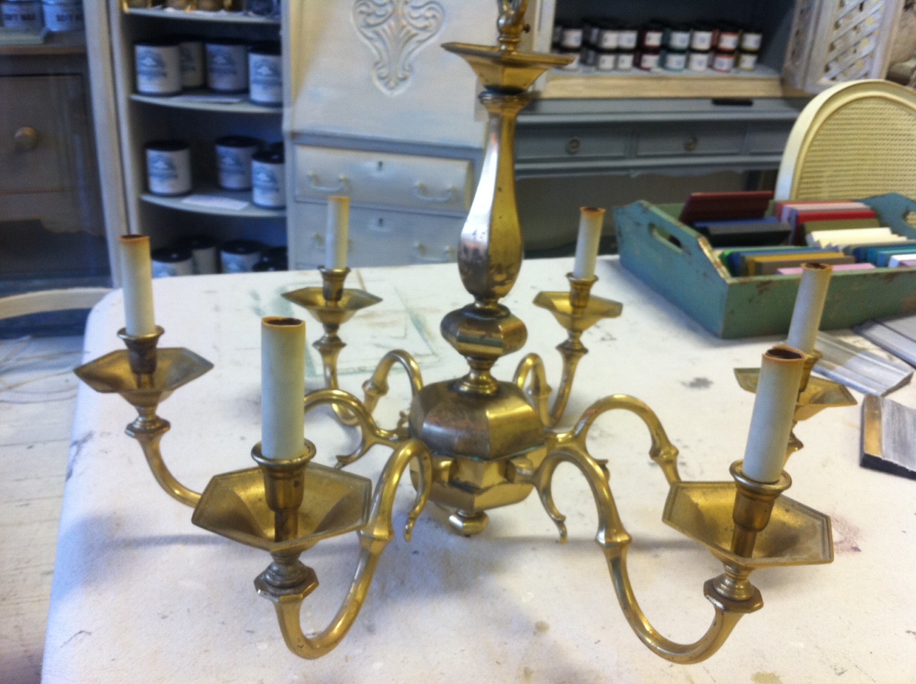 Maison Decor Painting a Brass Chandelier!
