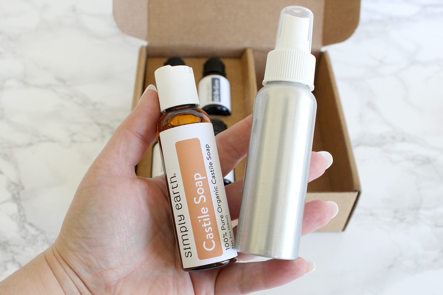 Southern Mom Loves Simply Earth Essential Oil Recipe Box {April 2019} Unboxing + DIY Natural