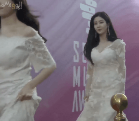 아이즈원 권은비 화이트 드레스