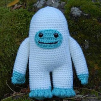 YETI AMIGURUMI