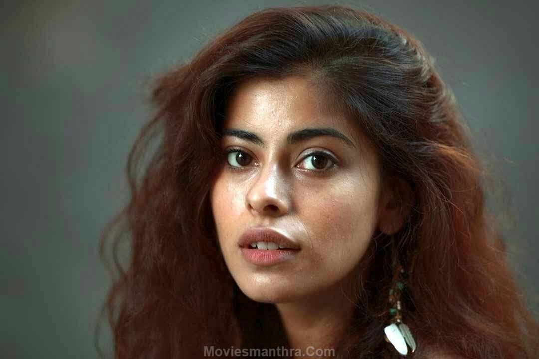 gruham-telug-movie-actress-anisha-victor-latest-photos