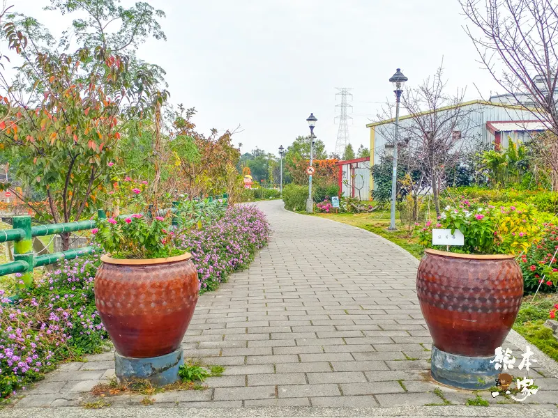 鶯歌永吉公園IG網美景點|炮仗花、櫻花齊登場還有3D立體彩繪步道