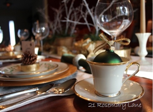 21 Rosemary Lane: A Dining Room Dressed for the Holidays