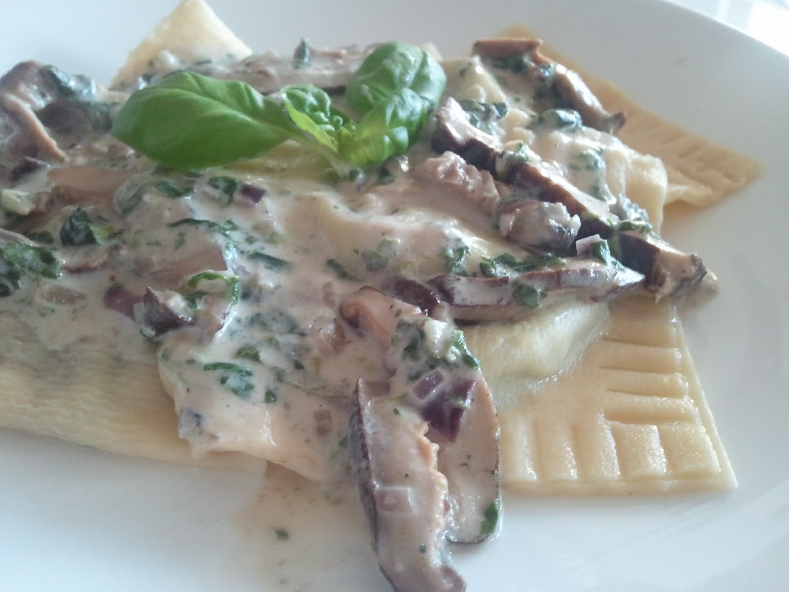 Elsk med Mad Hjemmelavet Ravioli m. sauce