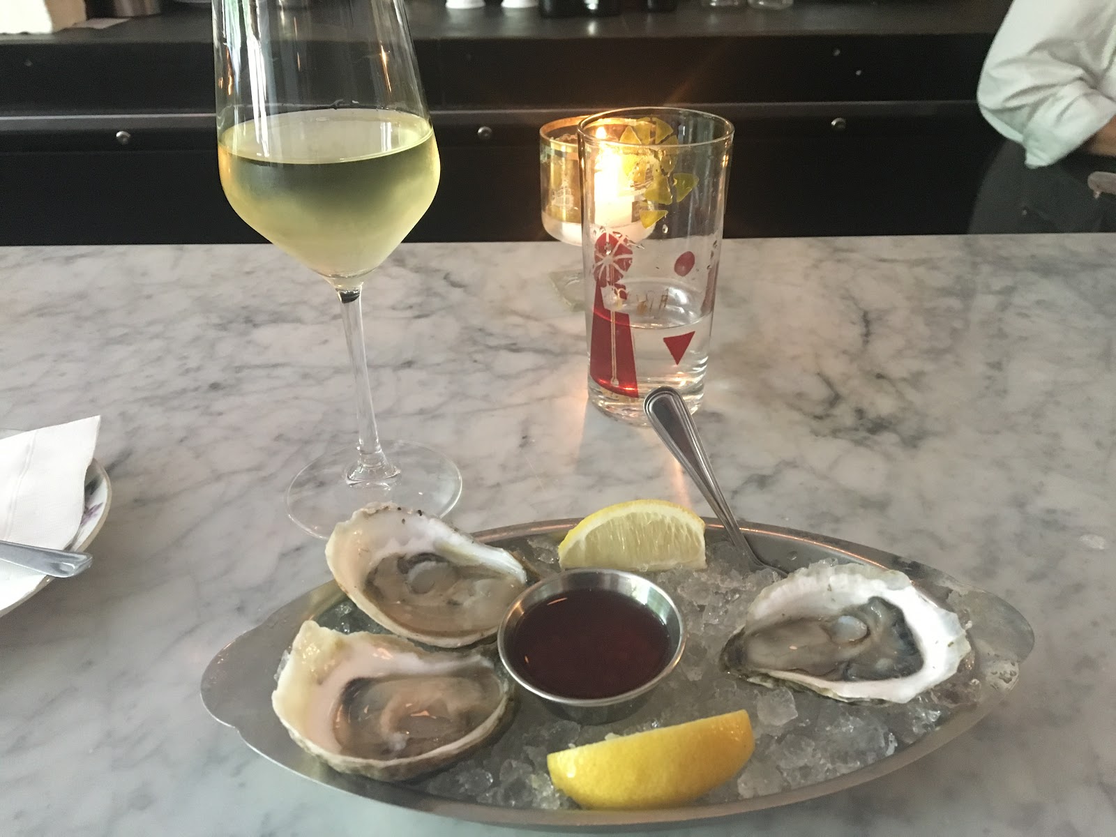 как правильно есть устрицы в ресторане