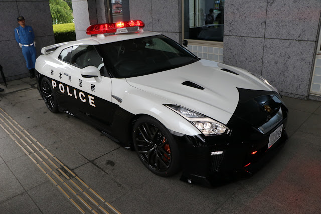 Nissan GTR: carro da polícia no Japão