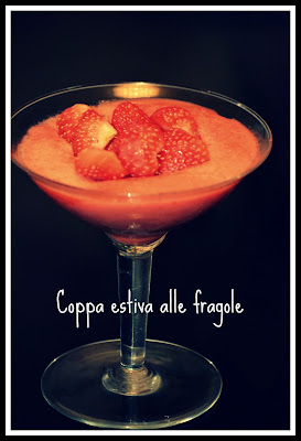 coppa estiva fragole e yougurt