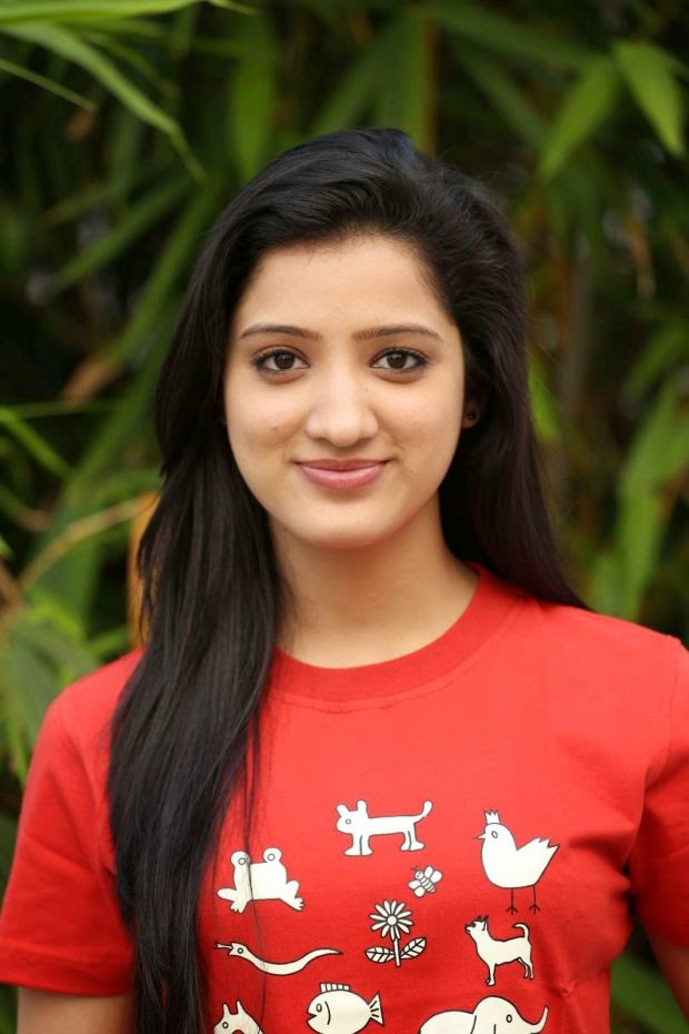 richa-panai-latest-stills-tollyscreen-co