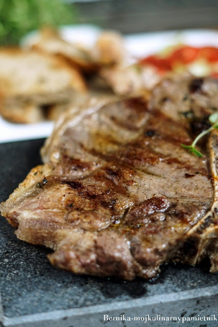 steak, t-bone, mieso, wolowina, obiad, bernika, grill, kulinarny pamietnik