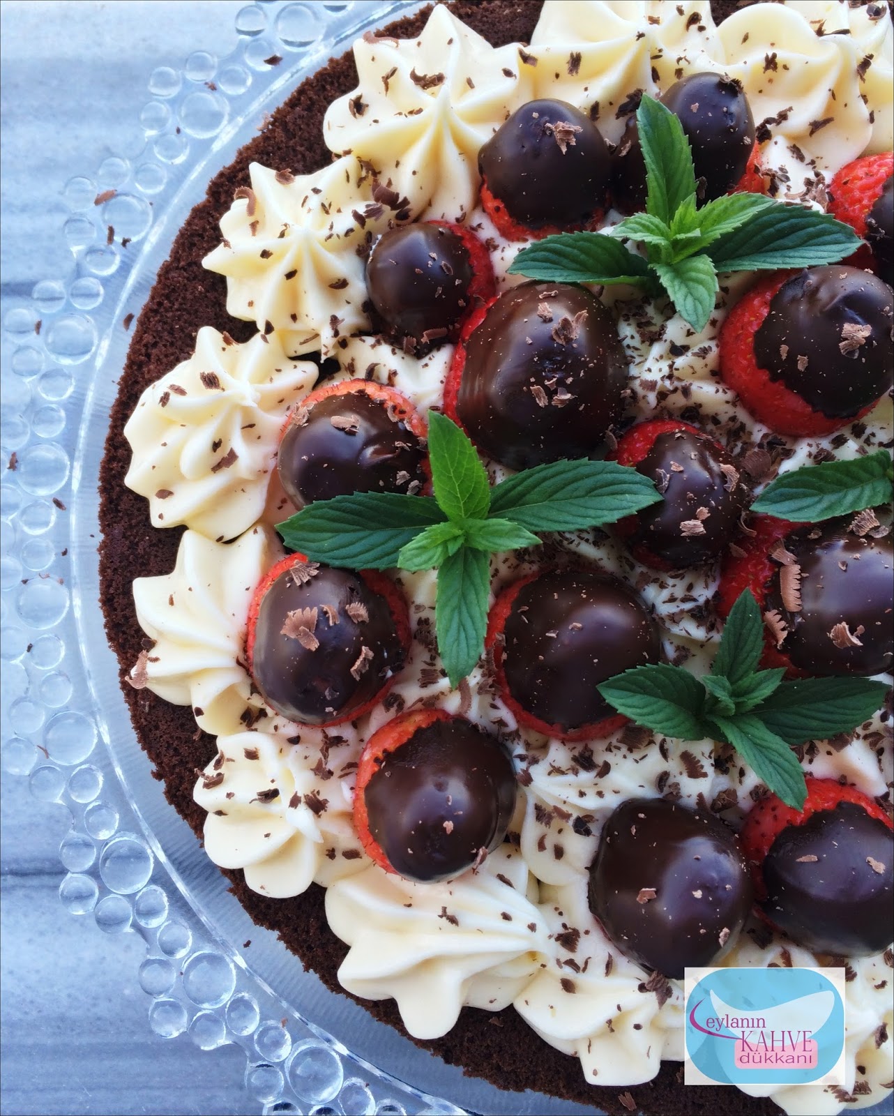 Kusursuz Pastacı Kreması ile Çilekli Pasta Leyla�nın Kahve Dükkanı