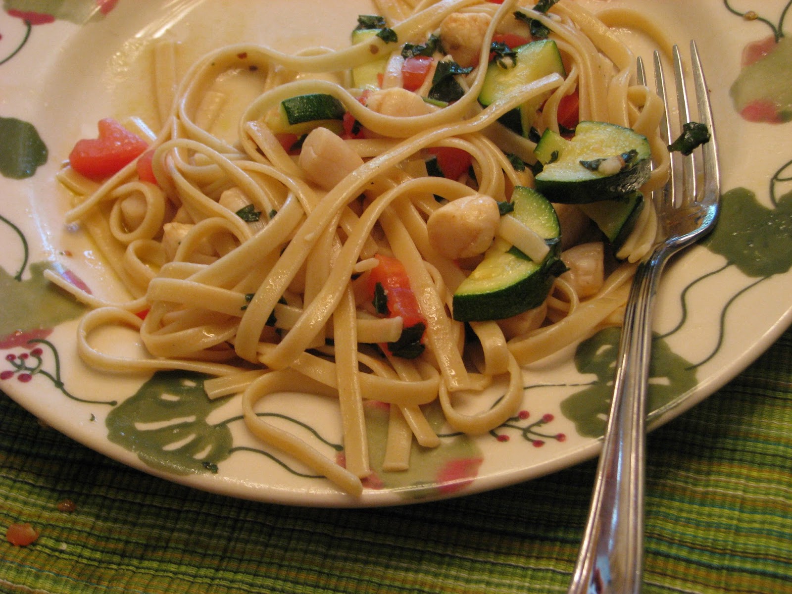 TheFultonGirls Pasta with Scallops, Zucchini, and Tomatoes