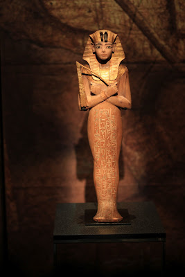 Unguent Vase (left) and Shabti (right) – Items in Tutankhamun’s Tomb