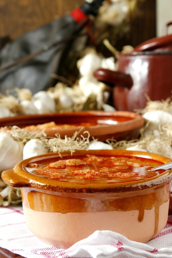 Receta sopa de ajo castellanas. http://www.maraengredos.com/
