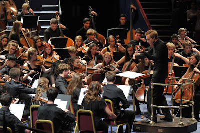 Vasily Petrenko conducts the National Youth Orchestra of Great Britain at the BBC Proms ©BBC/Chris Christodoulou